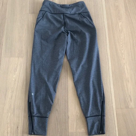 Rare Lululemon Fresh Tracks Pant II (W5AMFS) Luxtreme in Heathered Black, Size 6 - Picture 15 of 17